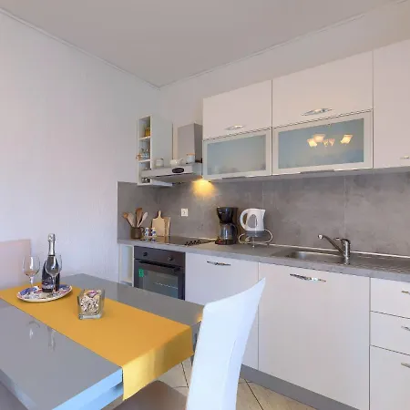 Apartment Lili-3 By Interhome *